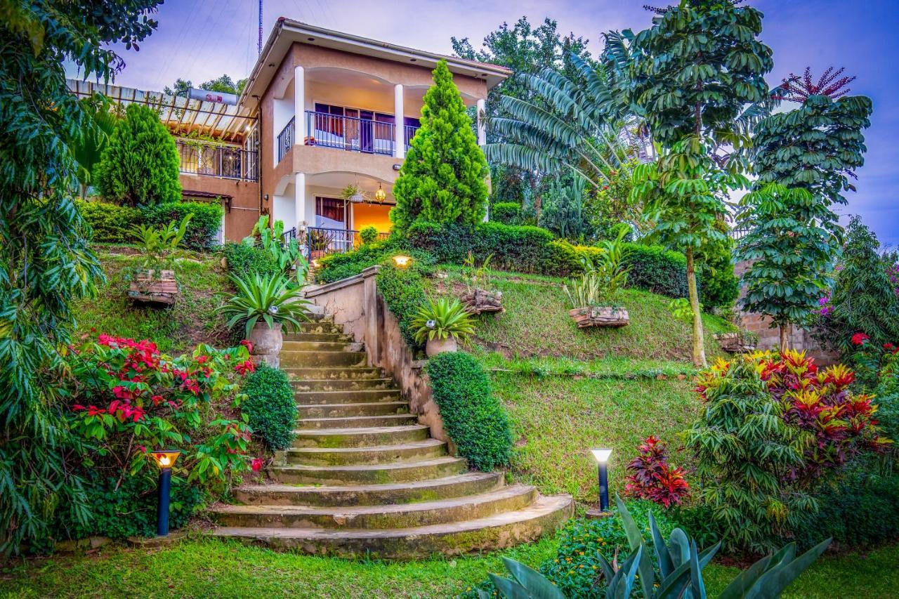 Ewange - A Casa Mia Bed & Breakfast Kampala Exterior photo